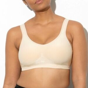 NWT Underoutfit Comfort Shaping Bra